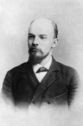 V. I. Ulyanov, São Petersburgo