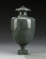 Um de um par de vasos Kalkan, Peterhof, c.1800