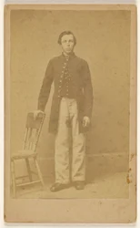 [Soldado Confederado não identificado, de pé]