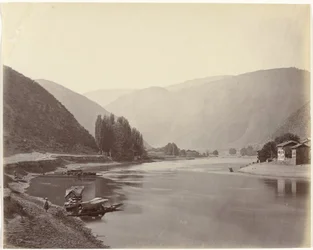 Vista do rio perto de Baramulla, Índia
Baramula, vista rio abaixo (título original)