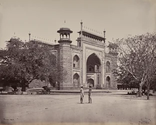 Agra. O portal dos jardins em redor do Taj Mahal