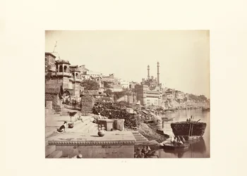 Benares; A Grande Mesquita de Arungzebe e os Ghats adjacentes