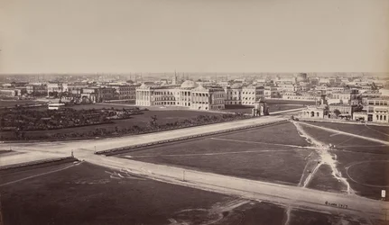 Calcutá. Vista geral. Palácio do Governo em primeiro plano