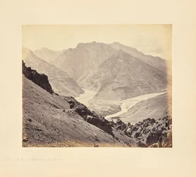 A confluência dos rios Peen e Spiti, vista de Dunkar