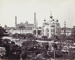 Túmulo de Zinat Algiya no complexo Imambara de Husainabad