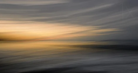 Pôr-do-sol abstrato no oceano