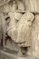 Escultura de Khosrow Parviz em seu cavalo Shabdiz com o equipamento de um cavaleiro de armadura pesada, c.620 dC