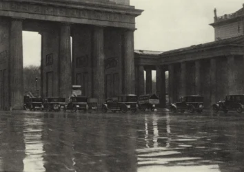 Berlim: Portão de Brandenburgo (foto a p/b)