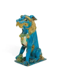 Figura maciça em azulejo de um leão budista sentado, dinastia Ming ou início da dinastia Qing