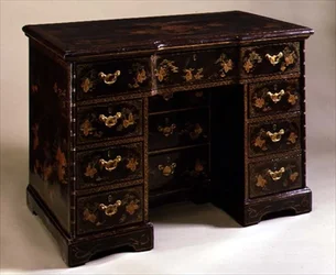 Mesa de exportação chinesa de joelho, início do século XVIII (laca)