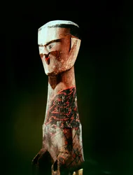 Estatueta, Dinastia Zhou (1046-256 a.C.), século IV - III a.C. (madeira) (detalhe de 394841)
