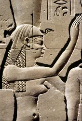 Antigo Egipto, Escultura mural, Deusa Ísis, Templo de Hórus, Edfu, 237 - 57 a.C. (foto)