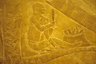 Antigo Egipto, Escultura/Pintura mural, Mastaba/Túmulo de Idout, Saqqara, Pescadores sentados em barcos a pescar, 6ª dinastia (foto)