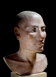 Antiquidade egípcia: Cabeça de sal. Escultura em pedra calcária, Antigo Império (cerca de 2700-2200 AC). Paris, musee du Louvre - Antiguidade Egípcia: Cabeça de um jovem homem disse "cabeça de sal", pedra calcária pintada, Velho Reino (cerca de 2700-2200 a