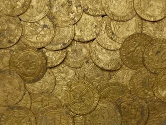Completo Tudor Gold Hoard, o Asthall Hoard, de Asthall