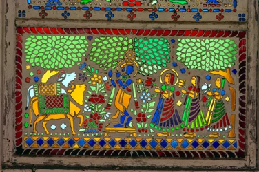 Radha Krishna com Sakhi em vitral