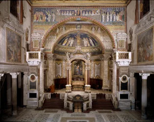 Vista interna da Basílica
