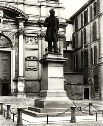 Monumento a Alessandro Manzoni (1785-1873) (bronze) (foto a p/b)