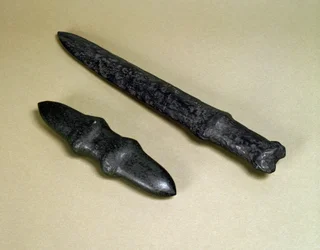 Lâmina de adaga e adaga de pedra, período Jomon 4500-3700 BC