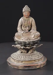 Miroku Bosatsu sentado, período Kamakura (madeira, metal, folha de ouro, pigmento e cristal de rocha)