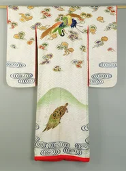 Robe de casamento Uchikake decorado com um grou e uma tartaruga (têxtil)