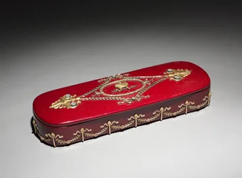 Caixa de laca, empresa de Peter Carl Fabergé (1846-1920), caixa da Fábrica N. Lukutin, c.1890 (laca, papel machê, ouro, diamantes)
