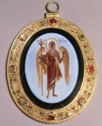 Panagia, sardônia esculpida montada em ouro cravejada de pérolas e joias com decoração de filigrana e esmalte, Moscou, meados do século 16 (sardônia, ouro, pedras preciosas e esmalte)