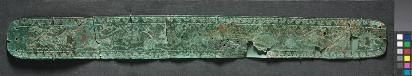 Running Animals Belt, c.1000 AC (bronze, martelado e inciso)