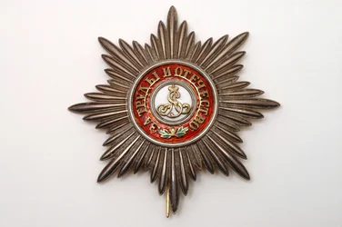 Decoração militar russa da ordem Saint Alexander Nevsky, criada em 1725. 2ª ordem russa. Lema: "Pelo esforço e pela pátria".