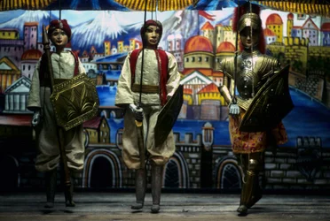 Puppi, Palermo, Sicília, Itália. Estes bonecos sicilianos pertencem a uma antiga tradição destinada a contar aos sicilianos a história das invasões normandas.