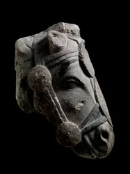 Cabeça de cavalo, escultura de pedra de Fuente la Higuera
