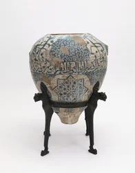 O vaso de Alhambra, dinastia Nasrid, final do século 14 ao início do século 15 (cerâmica)