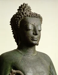 Buda em pé, de Buriram (bronze) (detalhe)