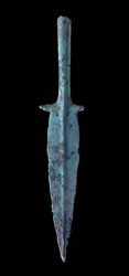Civilização de Dong Son: punhal de bronze. 300 a.C.-200 d.C. Proveniente do Vietname. Paris, Museu Guimet, Museu Nacional das Artes Asiáticas