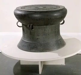 Tambor, estilo Dong Son, século 2-1 a.C. (bronze) (ver também 181009)