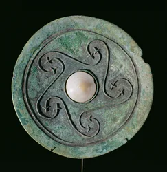 Mirror, Cultura Dongson c.200 BC-200 AD, Vietnã (bronze)