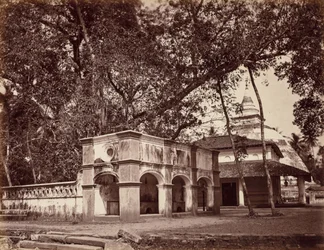 Templo Budista, Colônia