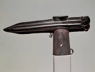 Art Scythian (civilização Cítica ou Scythia): machado de bronze da região de Krasnoyark (Sibéria e Altai). Século VII - II a.C. São Petersburgo, Museu Hermitage