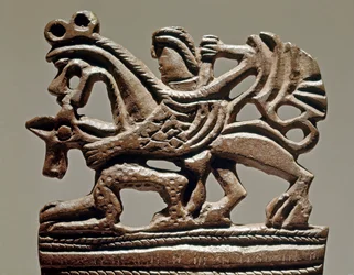 Arte Scythian (civilização Scythian ou Scythian): Apolo sobre um grifo - Século IV a.C. - Adorno de tanque de bronze - Museu de l
