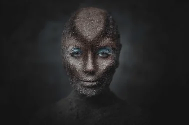 Figura Terrosa, Olhar Azul