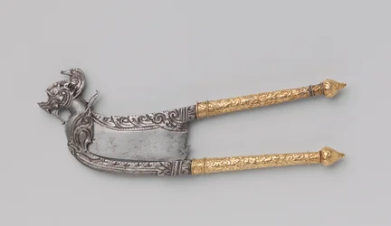 Cortador de castanha de bétel, c.1690-1720 (ferro e ouro)