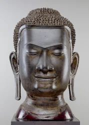 Cabeça de Buda, cultura Ayutthaya, estilo tanga U (bronze)