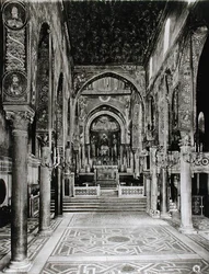 Vista interior da nave (foto a p/b)