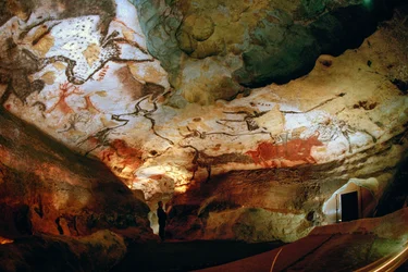 A Sala dos Touros com Jacques Marsal, um dos descobridores das grutas de Lascaux.