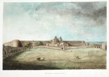 Forte de Agra a uma distância do Leste