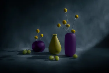 Vasos Coloridos com Uvas