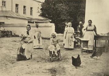 Fazendo geléia no pátio da casa de Leo Tolstoys, Yasnaya Polyana, perto de Tula, Rússia, 1900