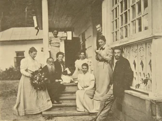 Autor russo Leo Tolstoy com a família em seu aniversário de esposa, Rússia, anos 1900