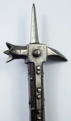 Martelo de aquecimento para combate a pés, c.1440 (ferro e madeira com incrustação de cobre)