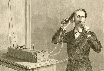 Um telefone precoce. De El Museo Popular publicado Madrid